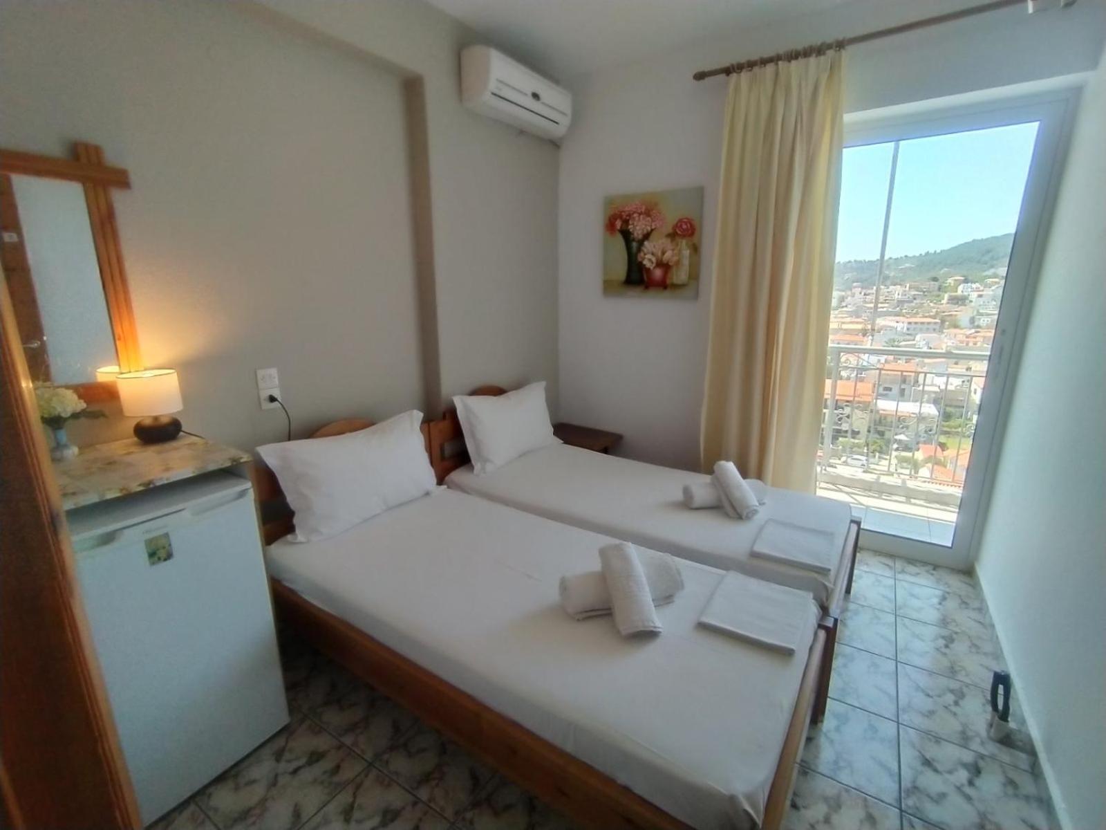 Skiathos Platis House Apartment ภายนอก รูปภาพ