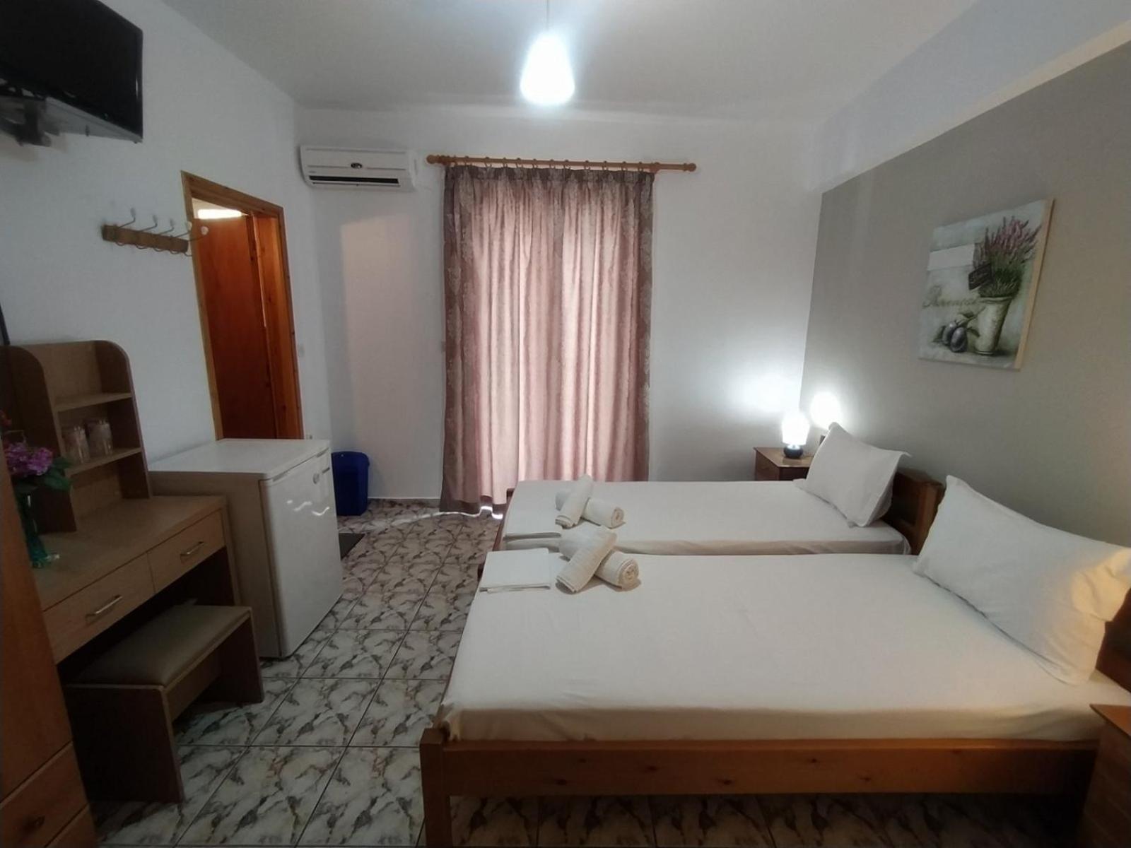 Skiathos Platis House Apartment ภายนอก รูปภาพ