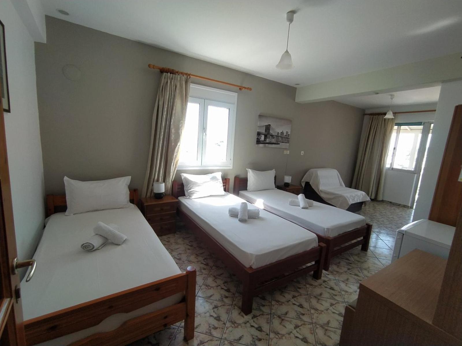 Skiathos Platis House Apartment ภายนอก รูปภาพ